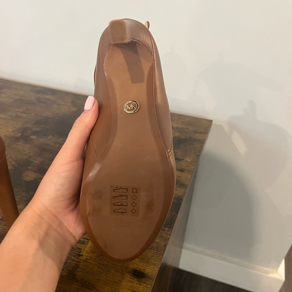 Michael Kors heels - Picture 2 of 6